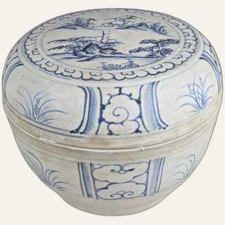Rare Large Chu Dau Blue and White 'Landscape' Covered Box
